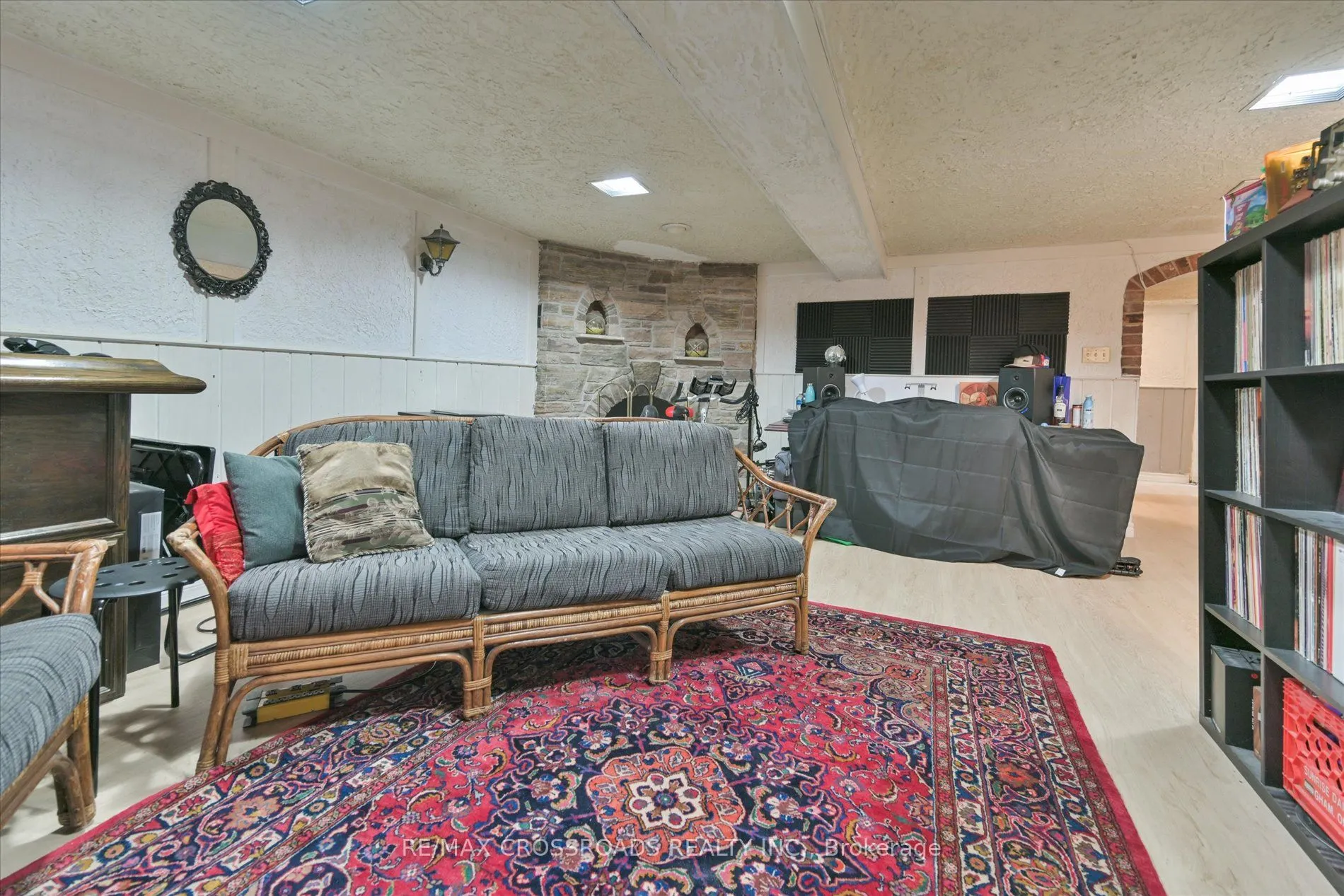 2 Eastpark Boulevard