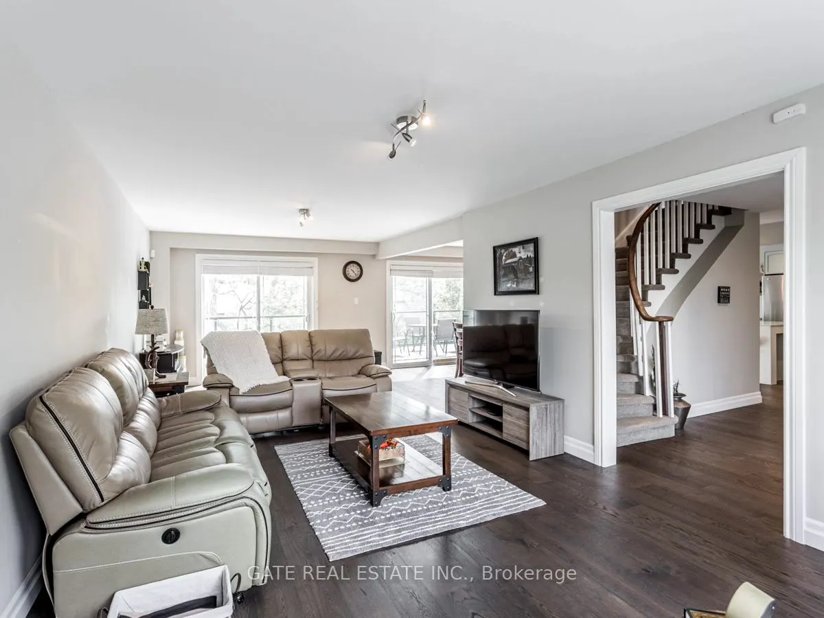 535 Broadgreen Street