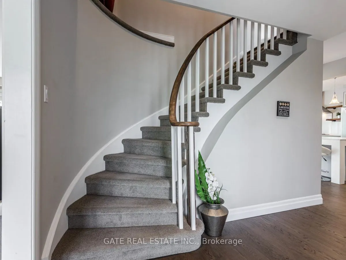 535 Broadgreen Street