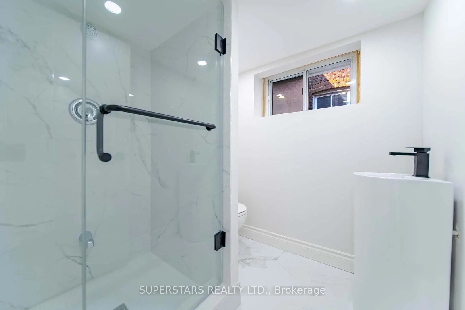 14 Pinegrove Avenue