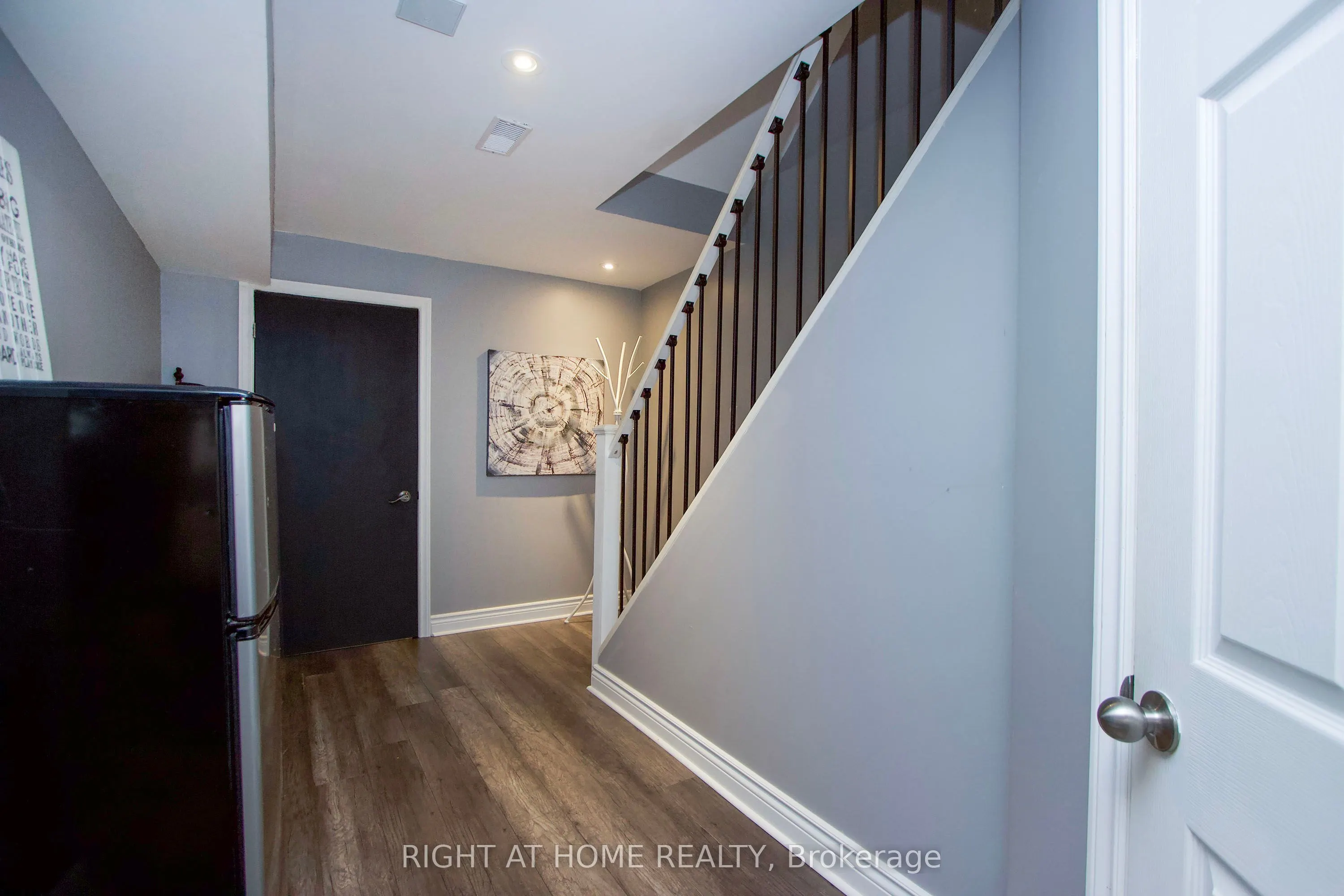 99 Hockley Avenue