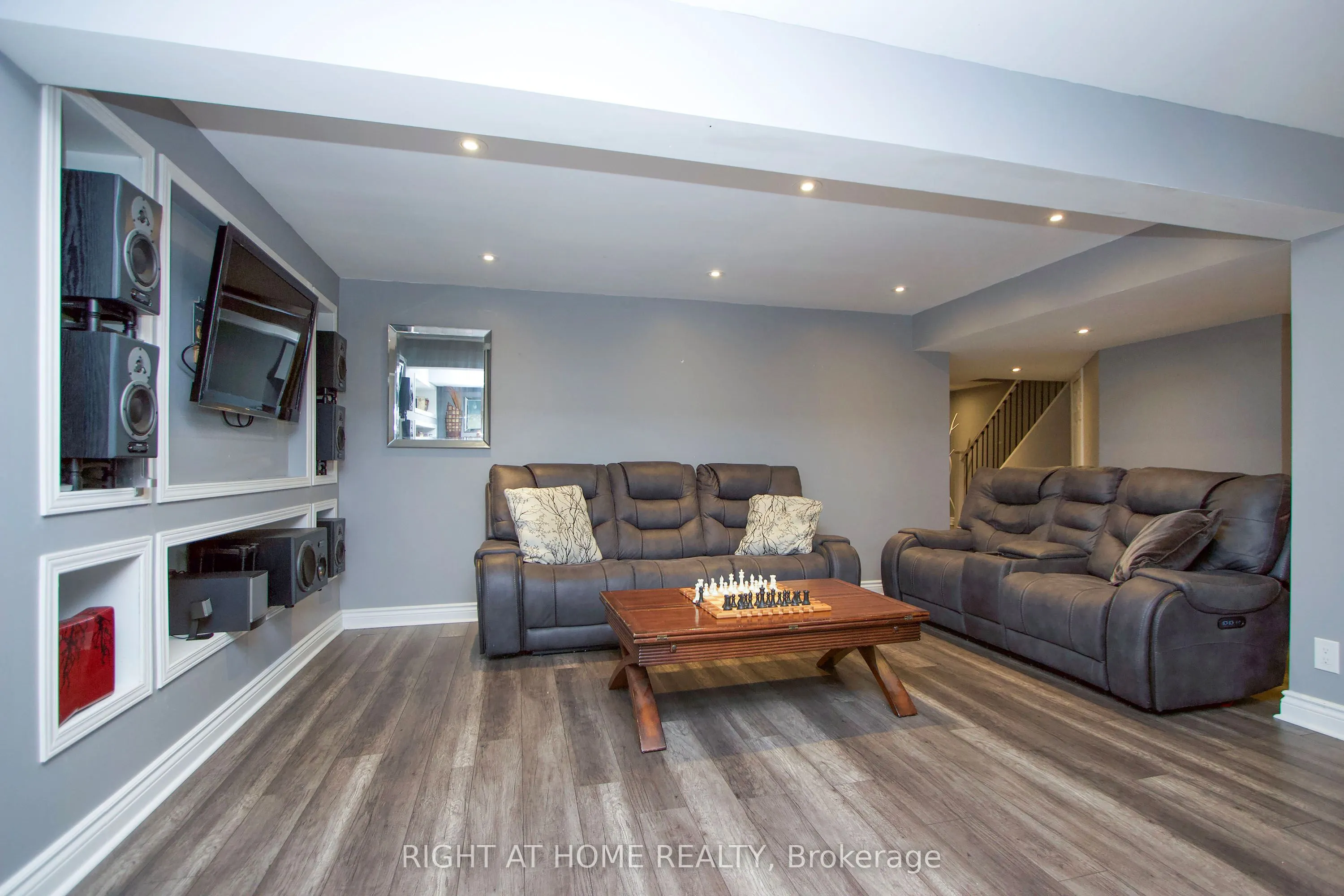 99 Hockley Avenue