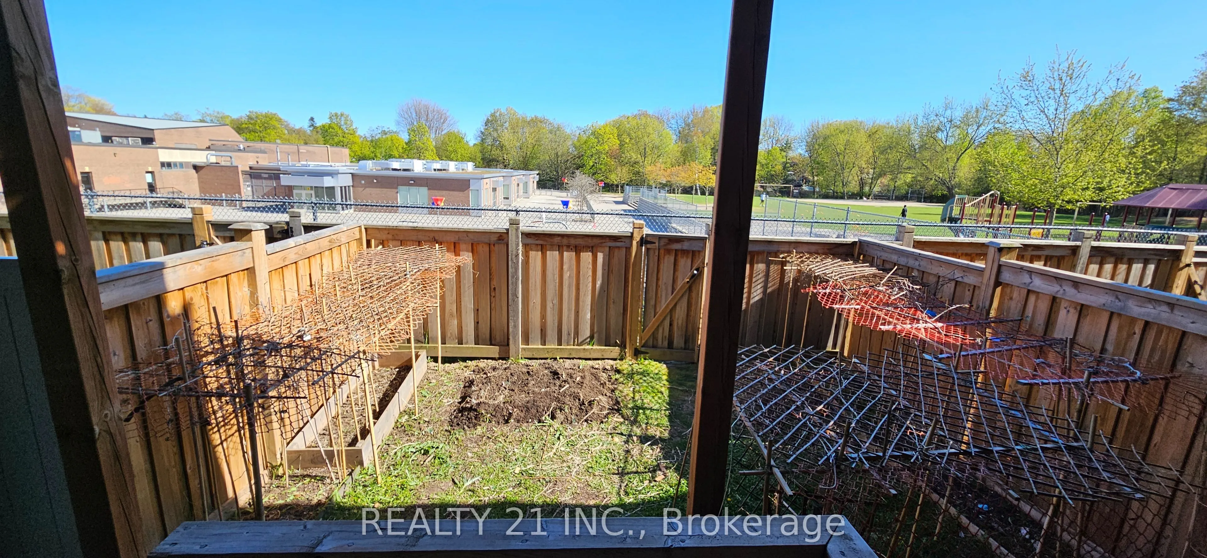 42 Heron Park Pl Place N