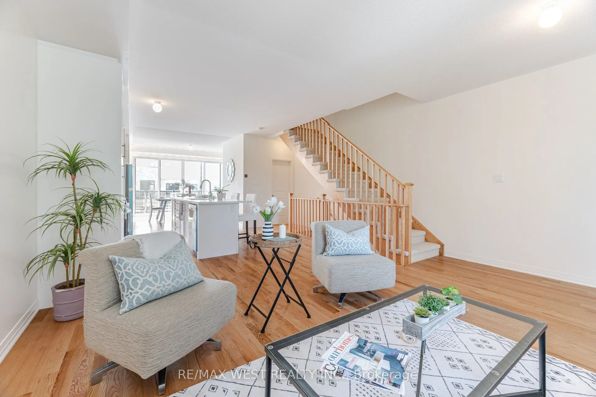 1563 Green Road