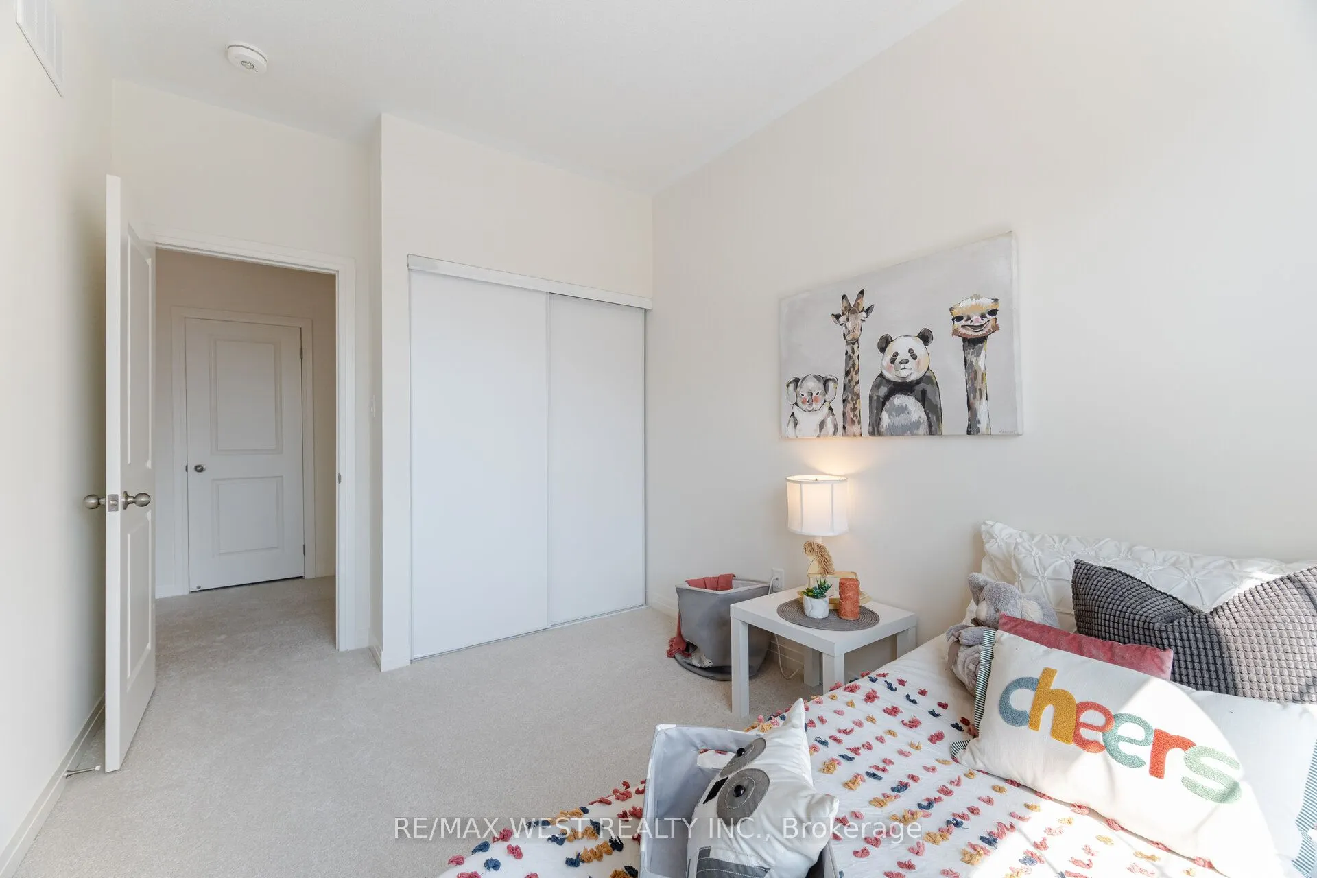 1563 Green Road