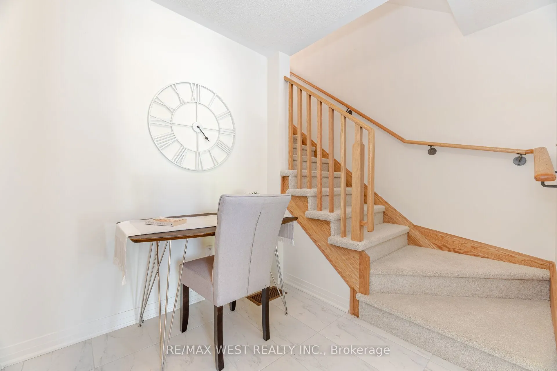 1563 Green Road