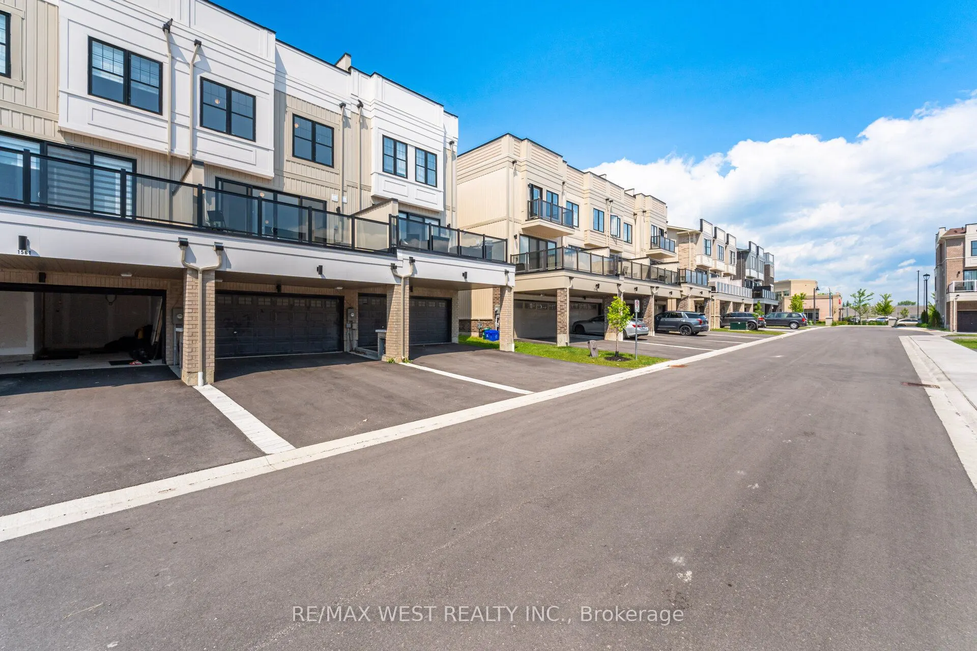 1563 Green Road