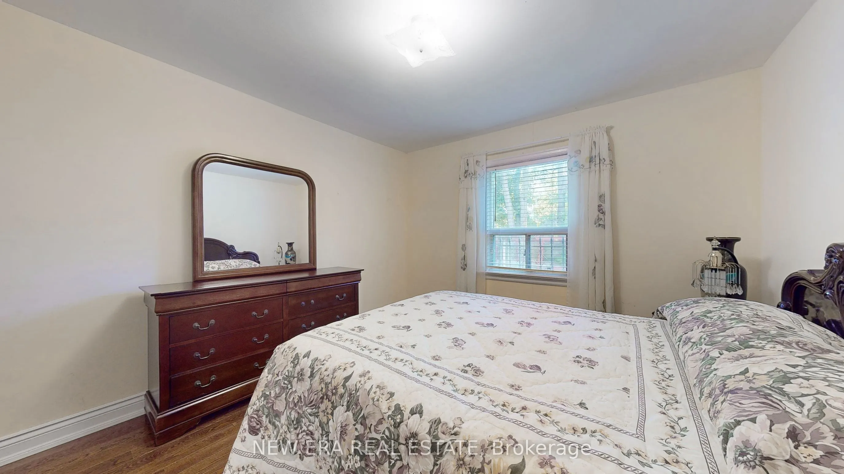 1 Fairbourne Crescent