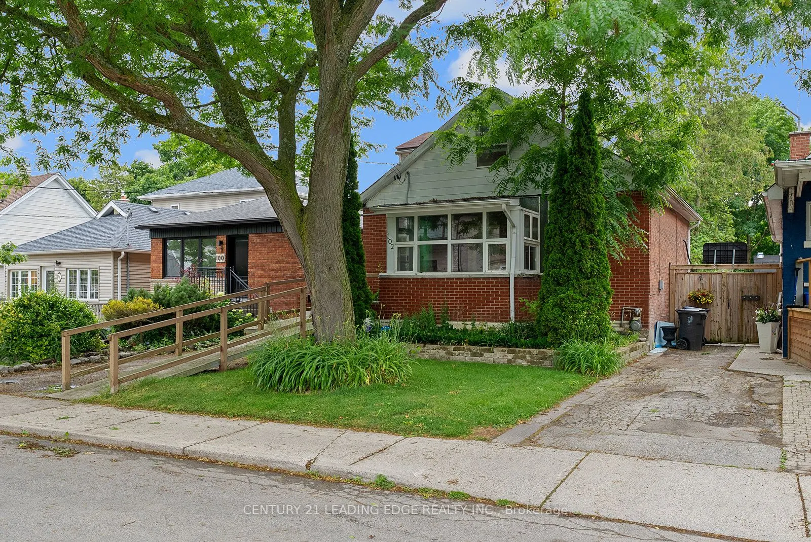 102 Kalmar Avenue N