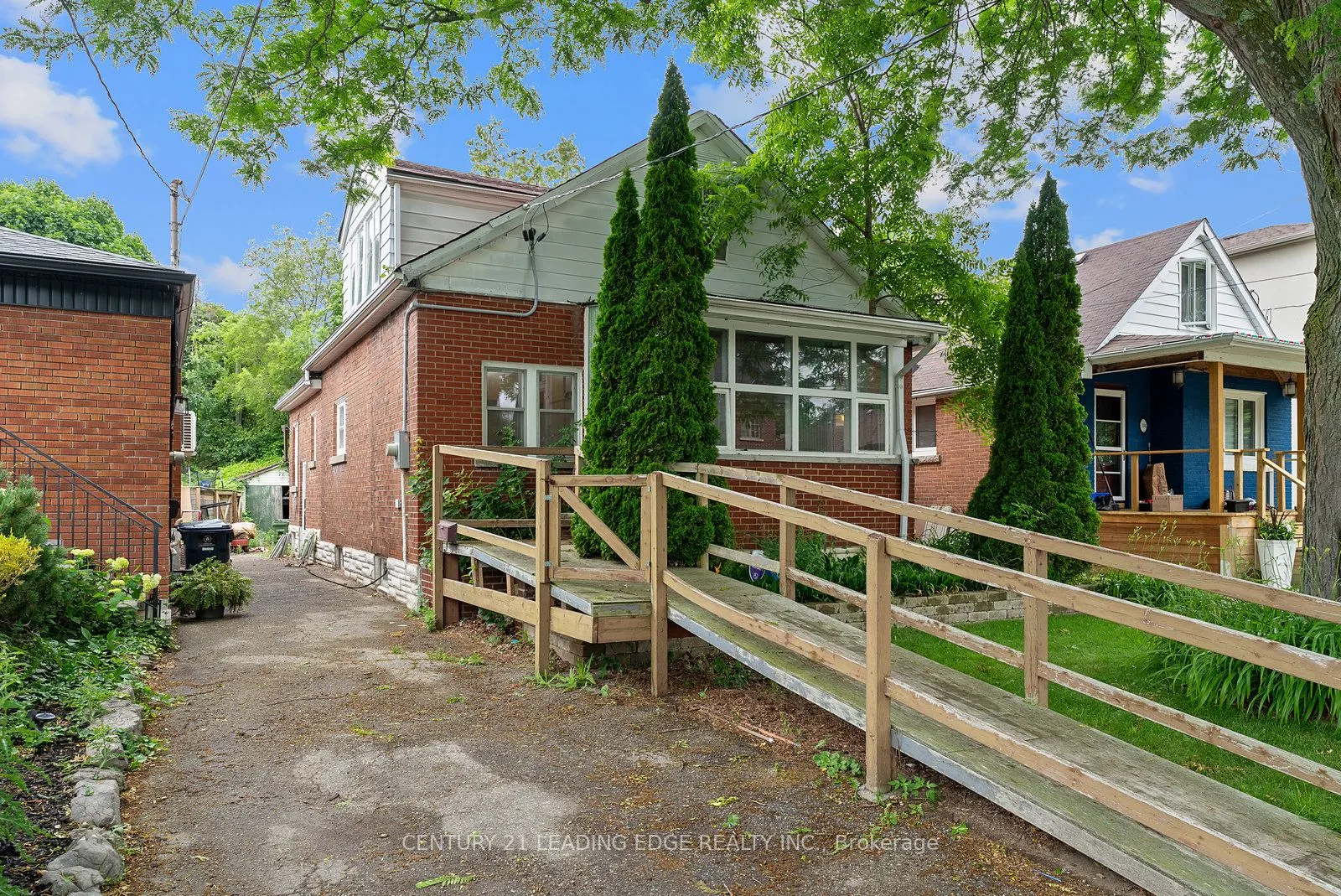 102 Kalmar Avenue N