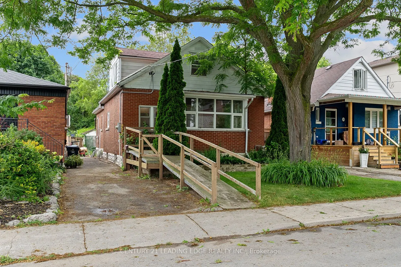 102 Kalmar Avenue N