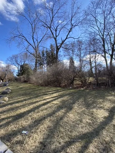 21 Faircroft Boulevard