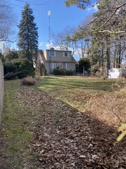 21 Faircroft Boulevard