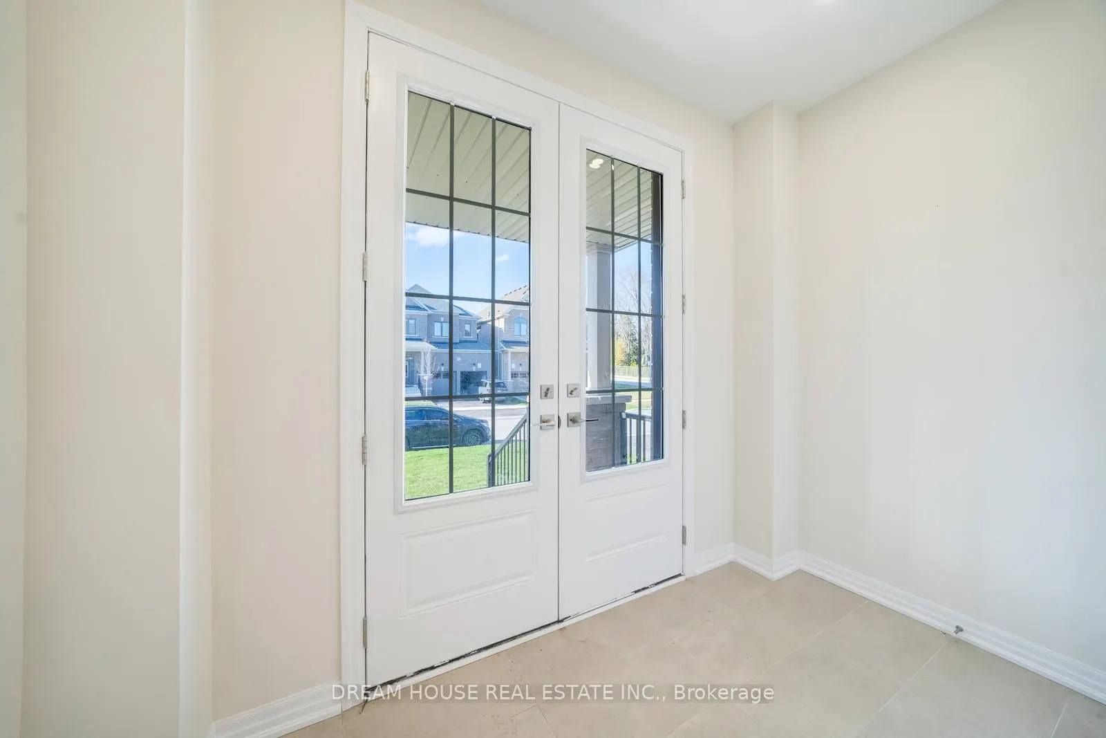 11 Northrop Avenue