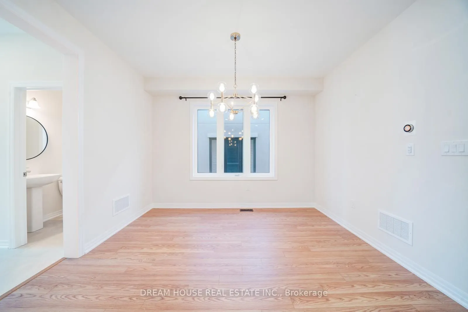 11 Northrop Avenue