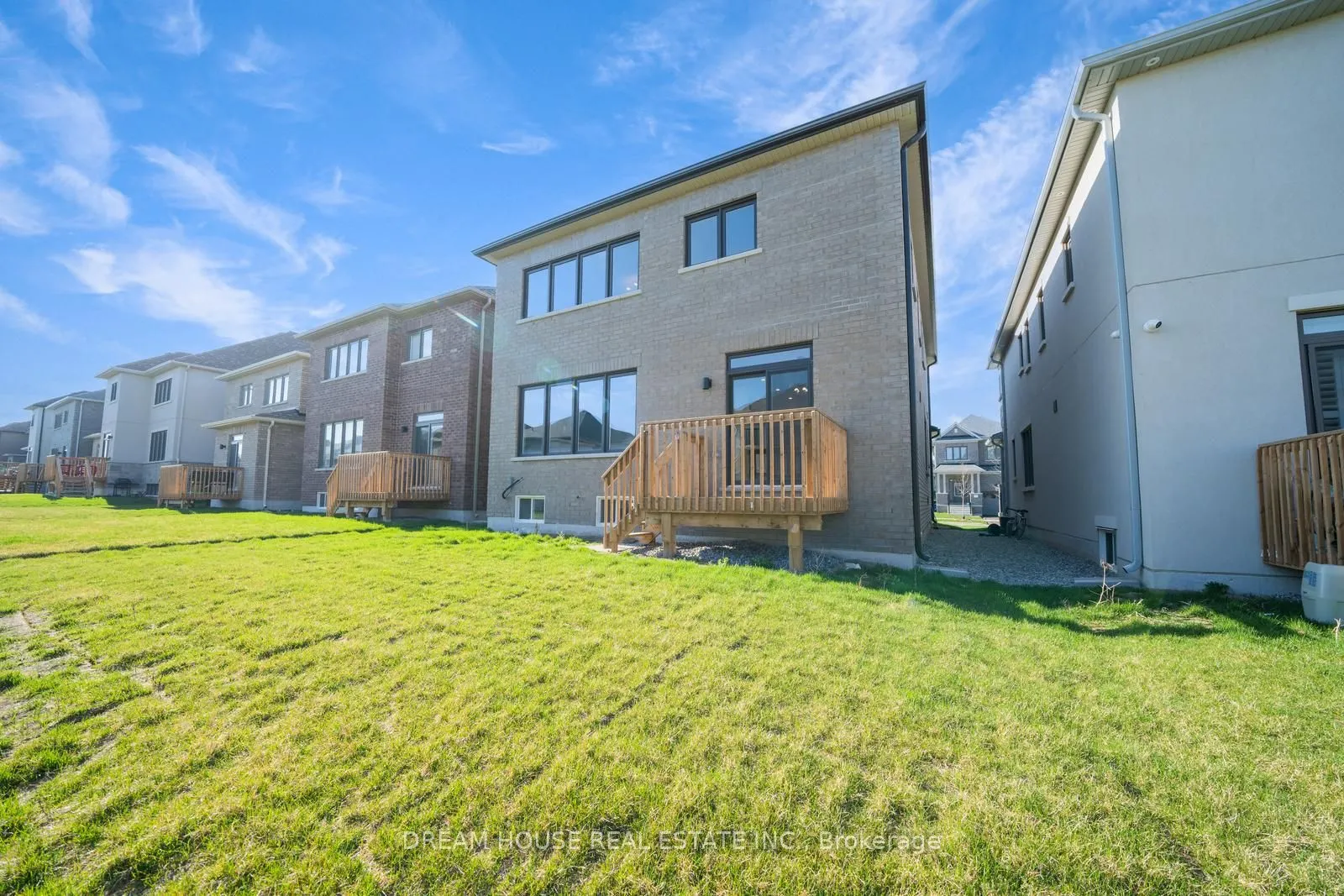 11 Northrop Avenue