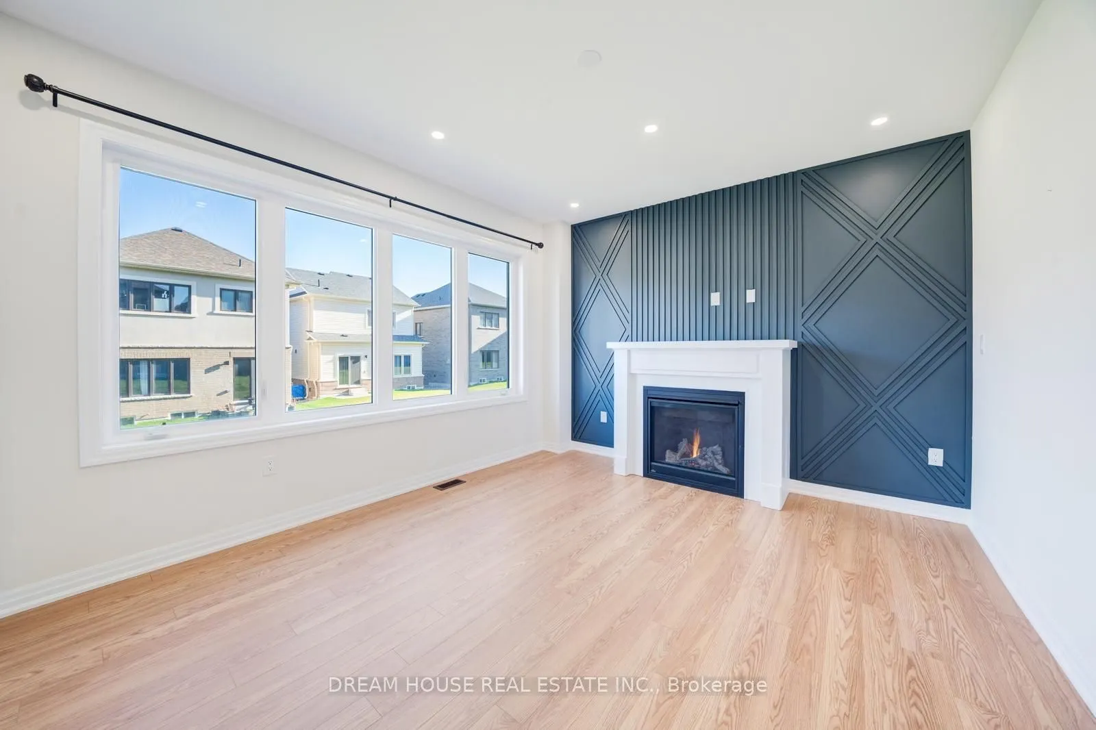 11 Northrop Avenue