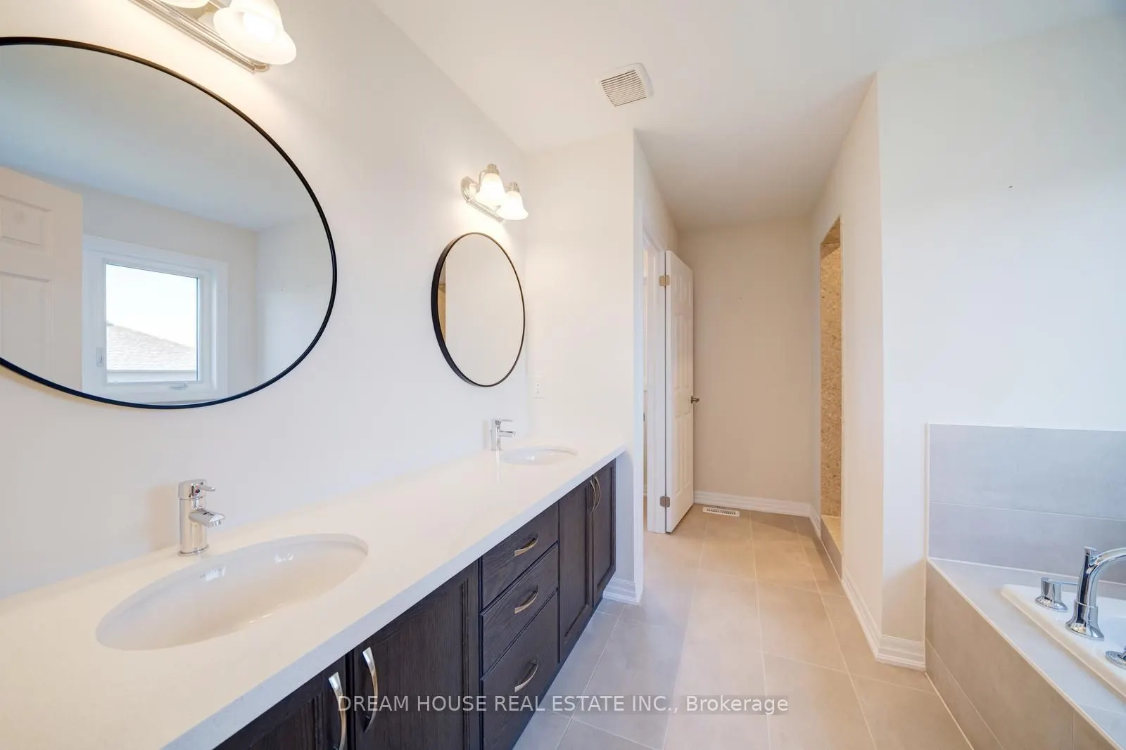 11 Northrop Avenue