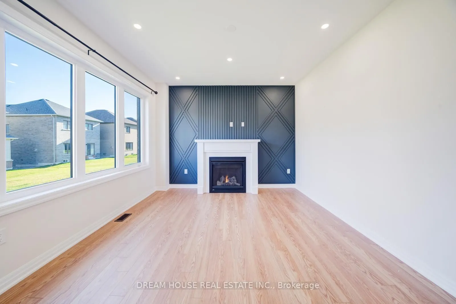 11 Northrop Avenue