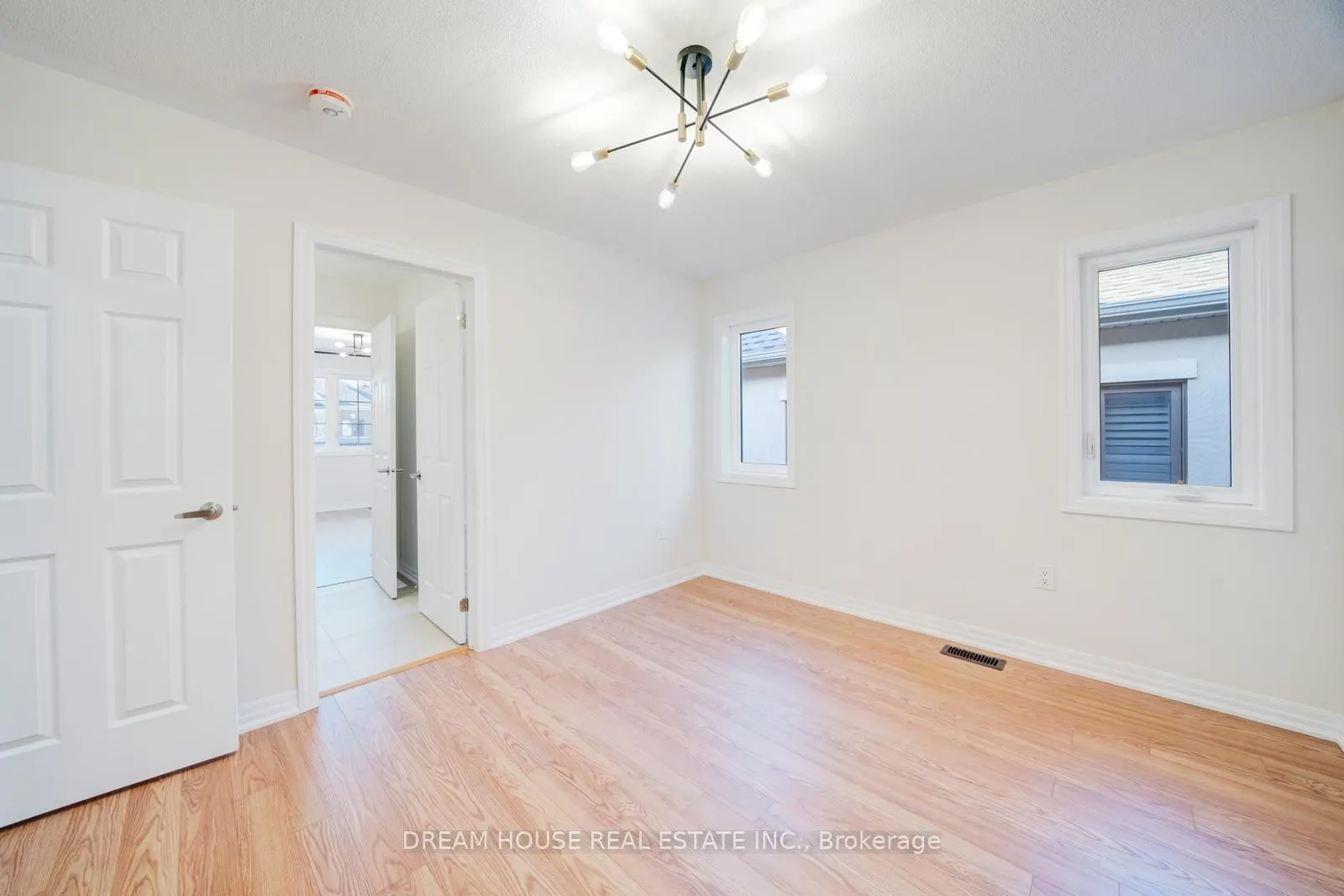 11 Northrop Avenue