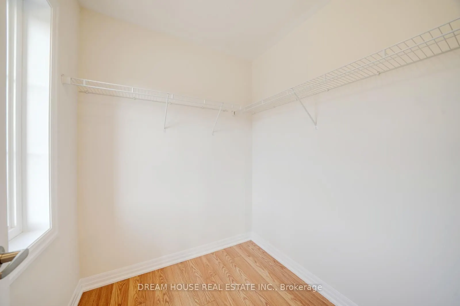 11 Northrop Avenue