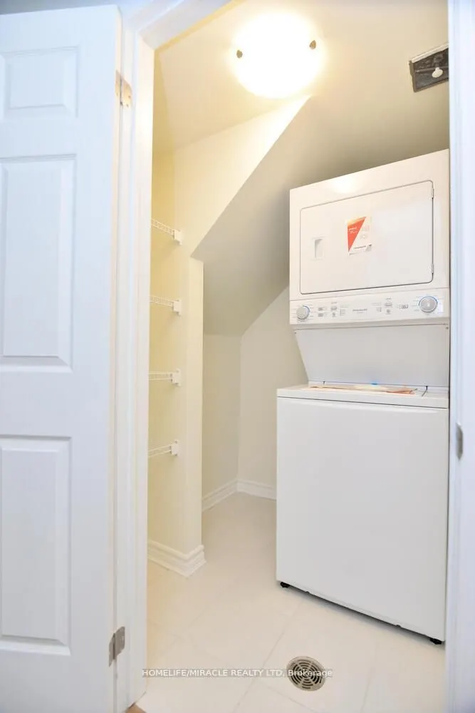 1081 Danforth Road E, #113