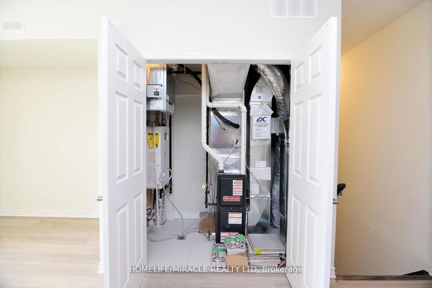 1081 Danforth Road E, #113