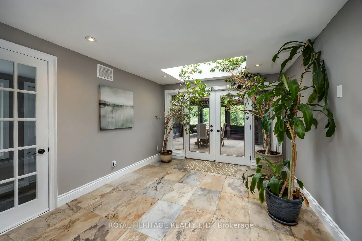 4395 Westney Road N