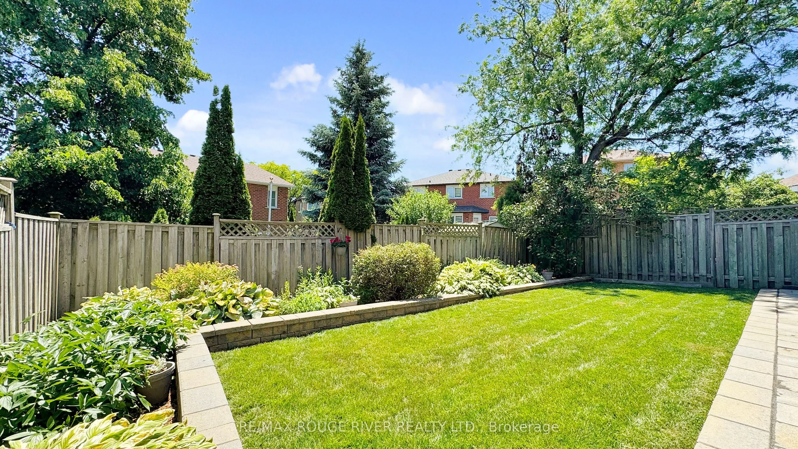 1009 Maury Crescent