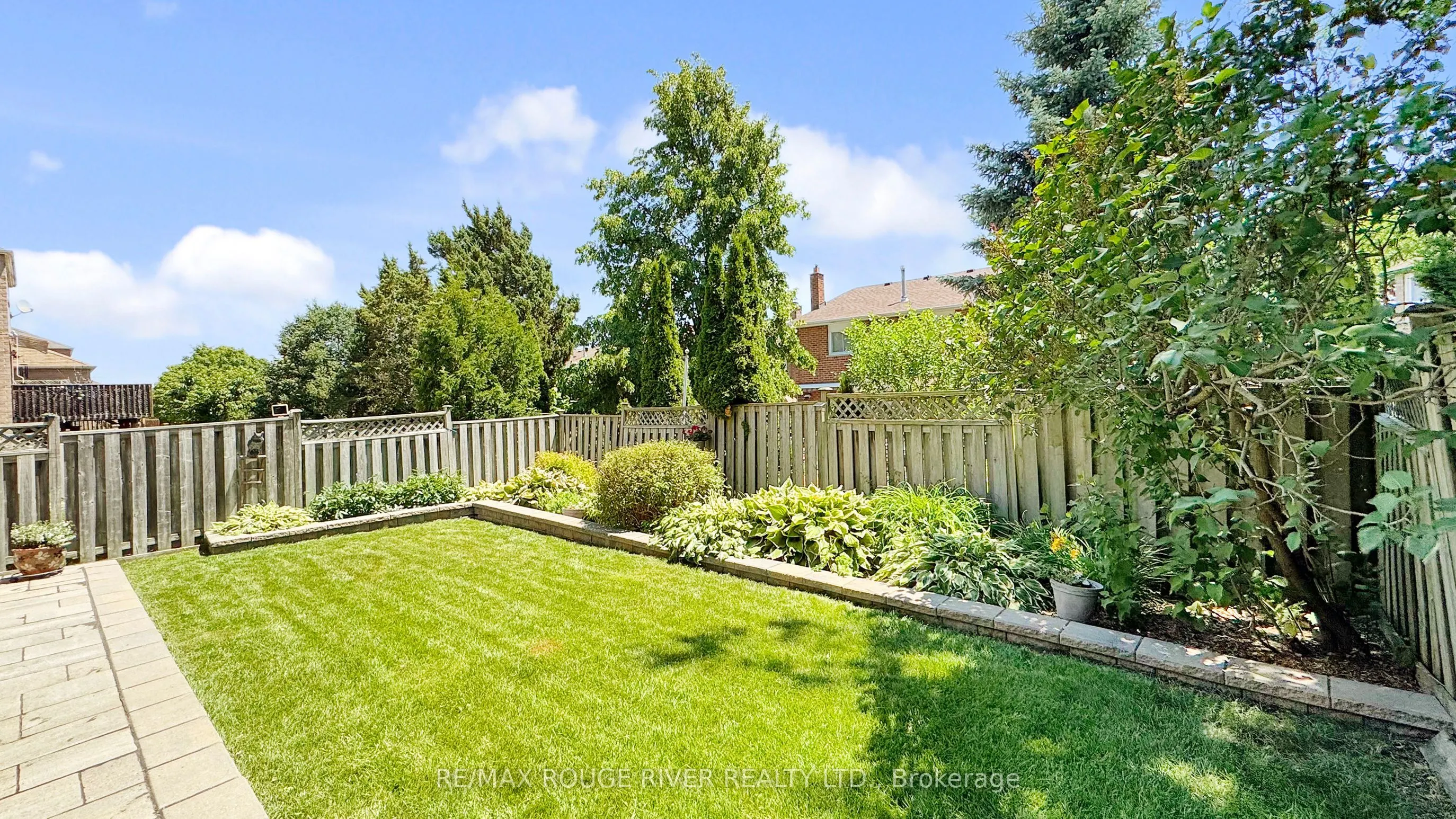 1009 Maury Crescent
