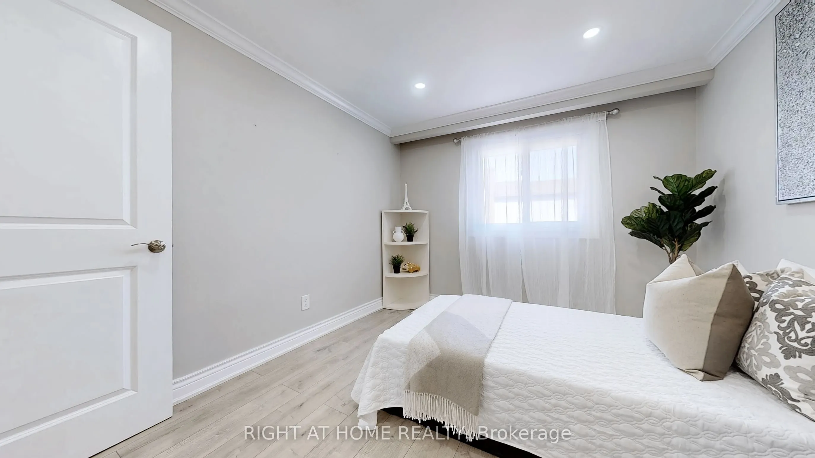 12A Kenmore Avenue