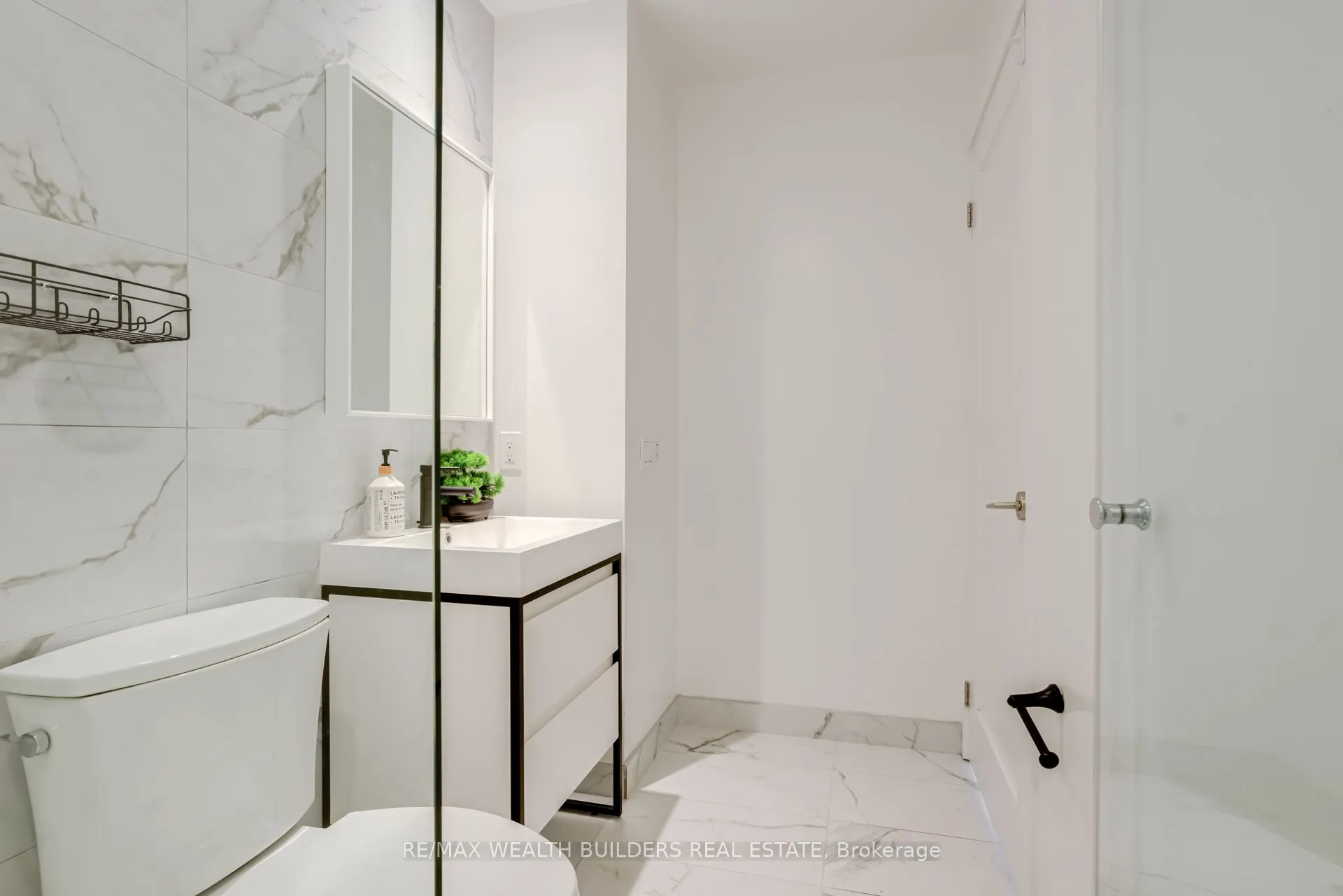 150 Logan Avenue, #444