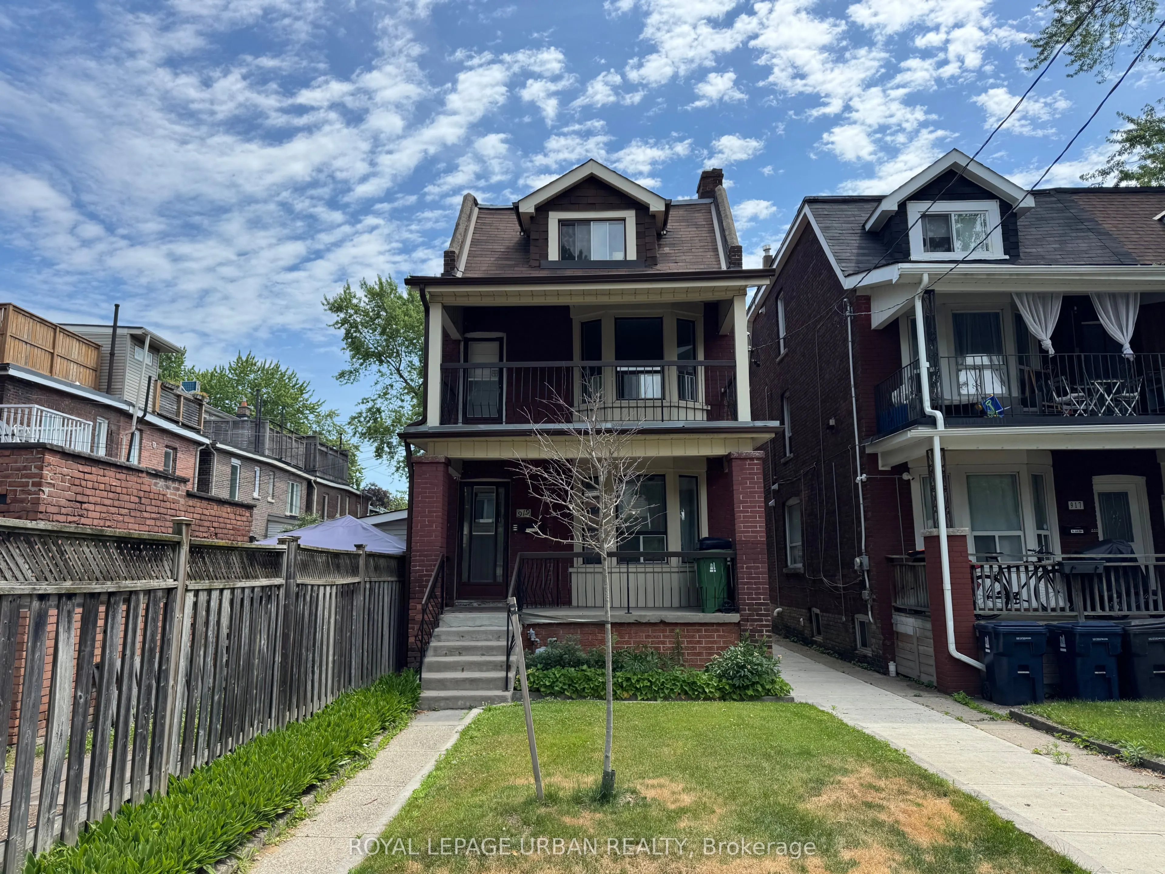 919 Carlaw Avenue, #2nd Floor