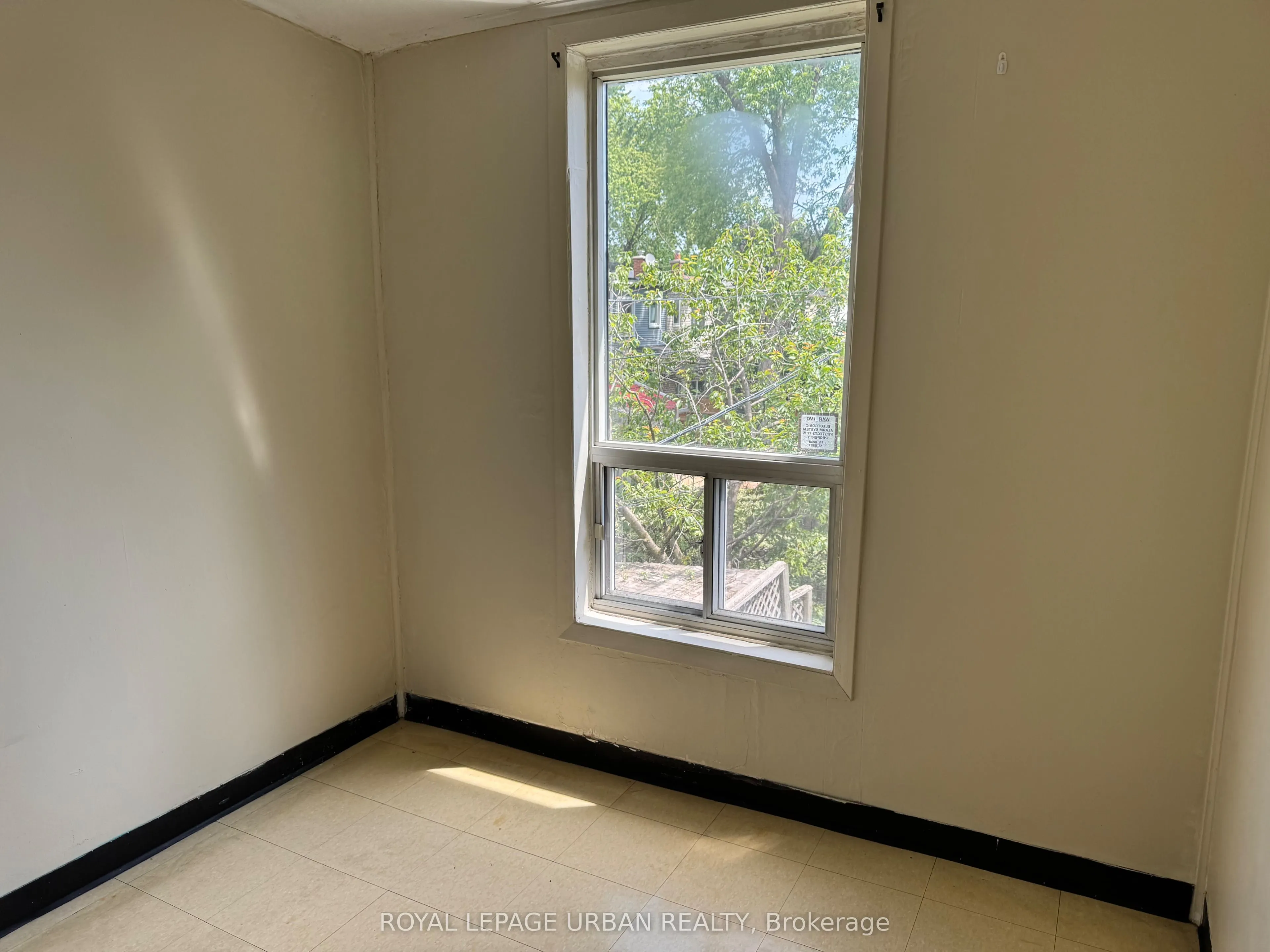 919 Carlaw Avenue, #2nd Floor