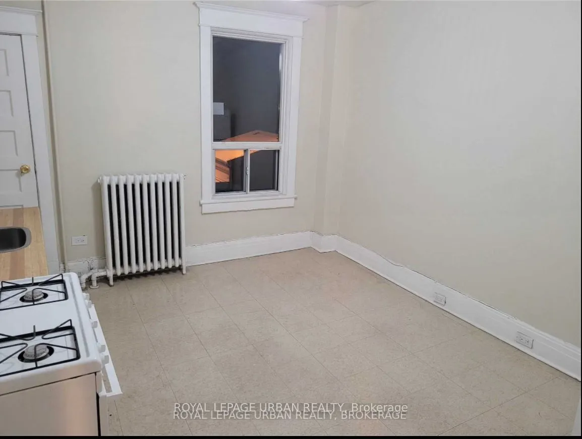 919 Carlaw Avenue, #2nd Floor