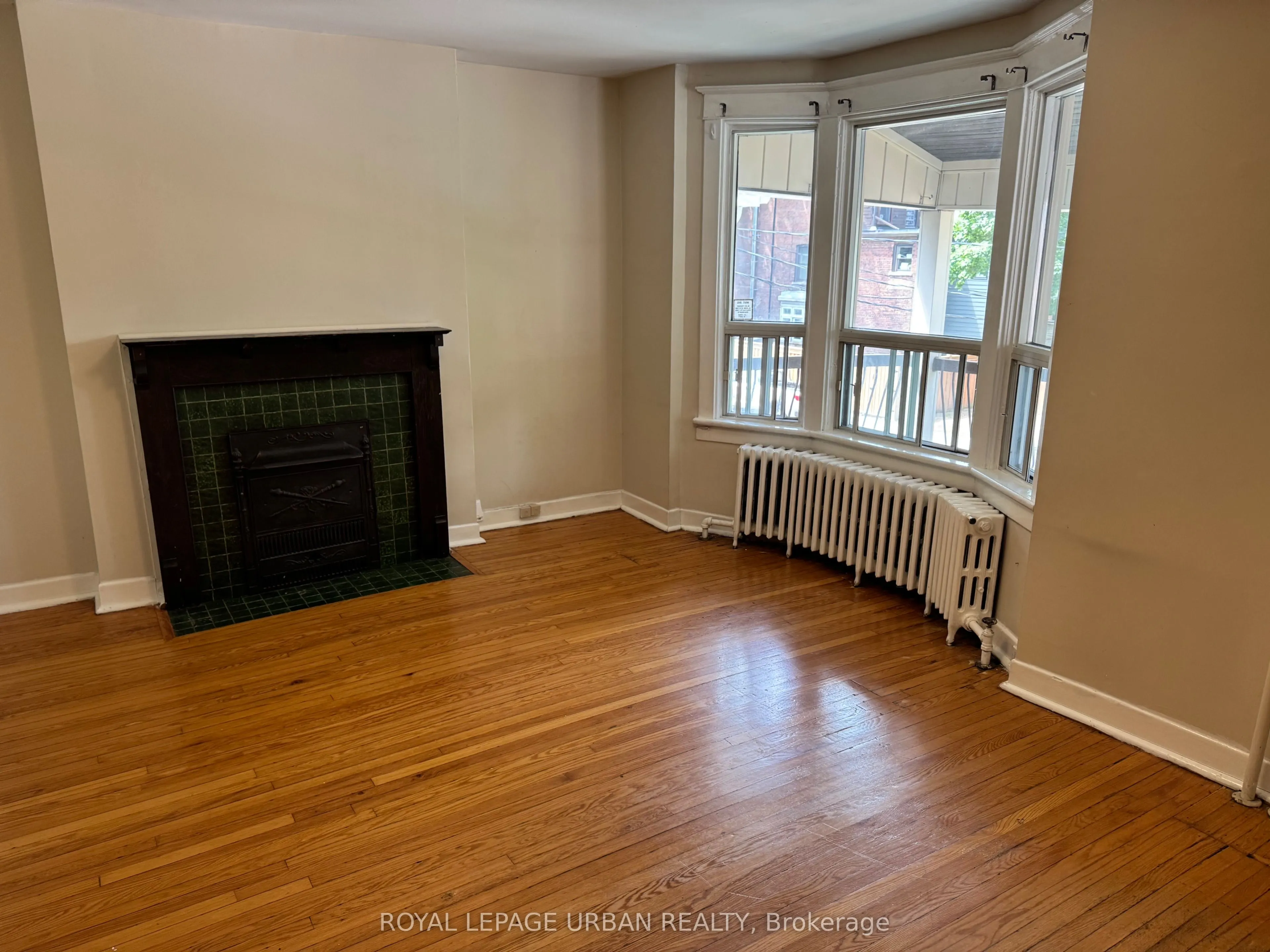 919 Carlaw Avenue, #2nd Floor