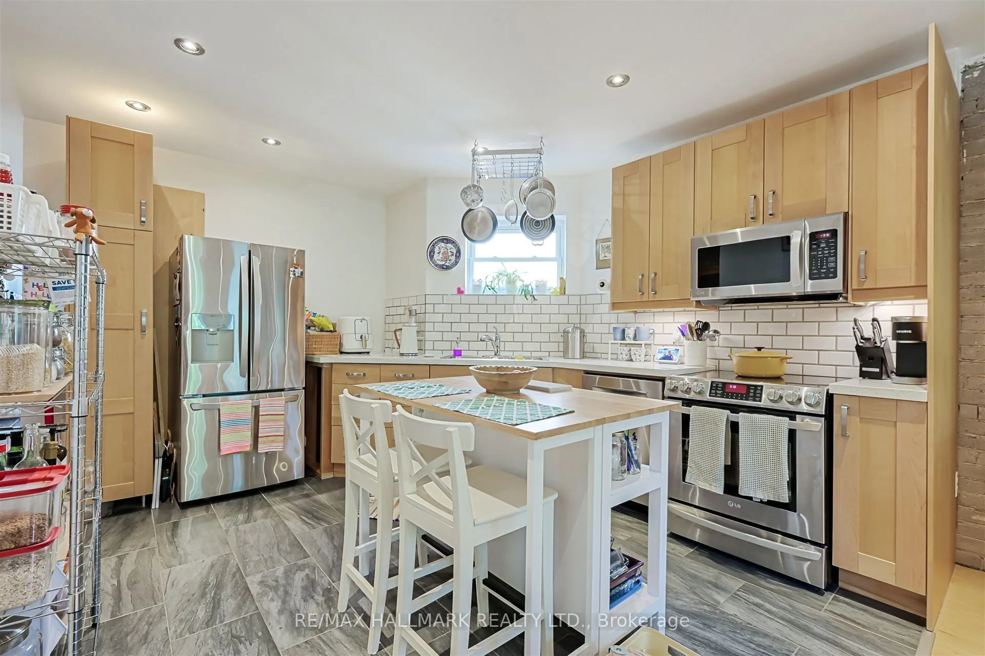 1926 Gerrard Street E