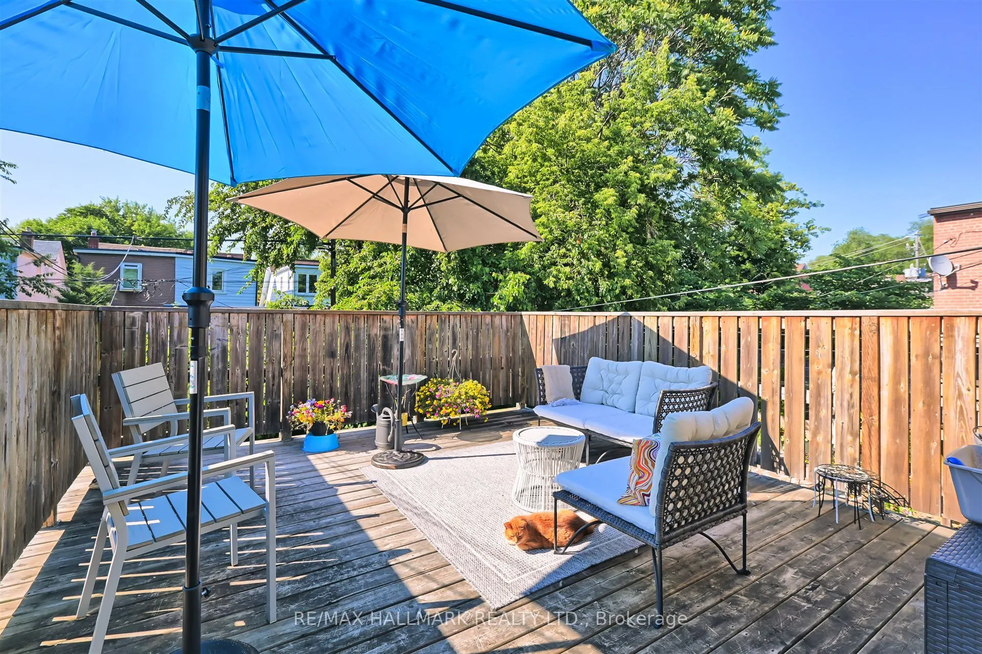 1926 Gerrard Street E