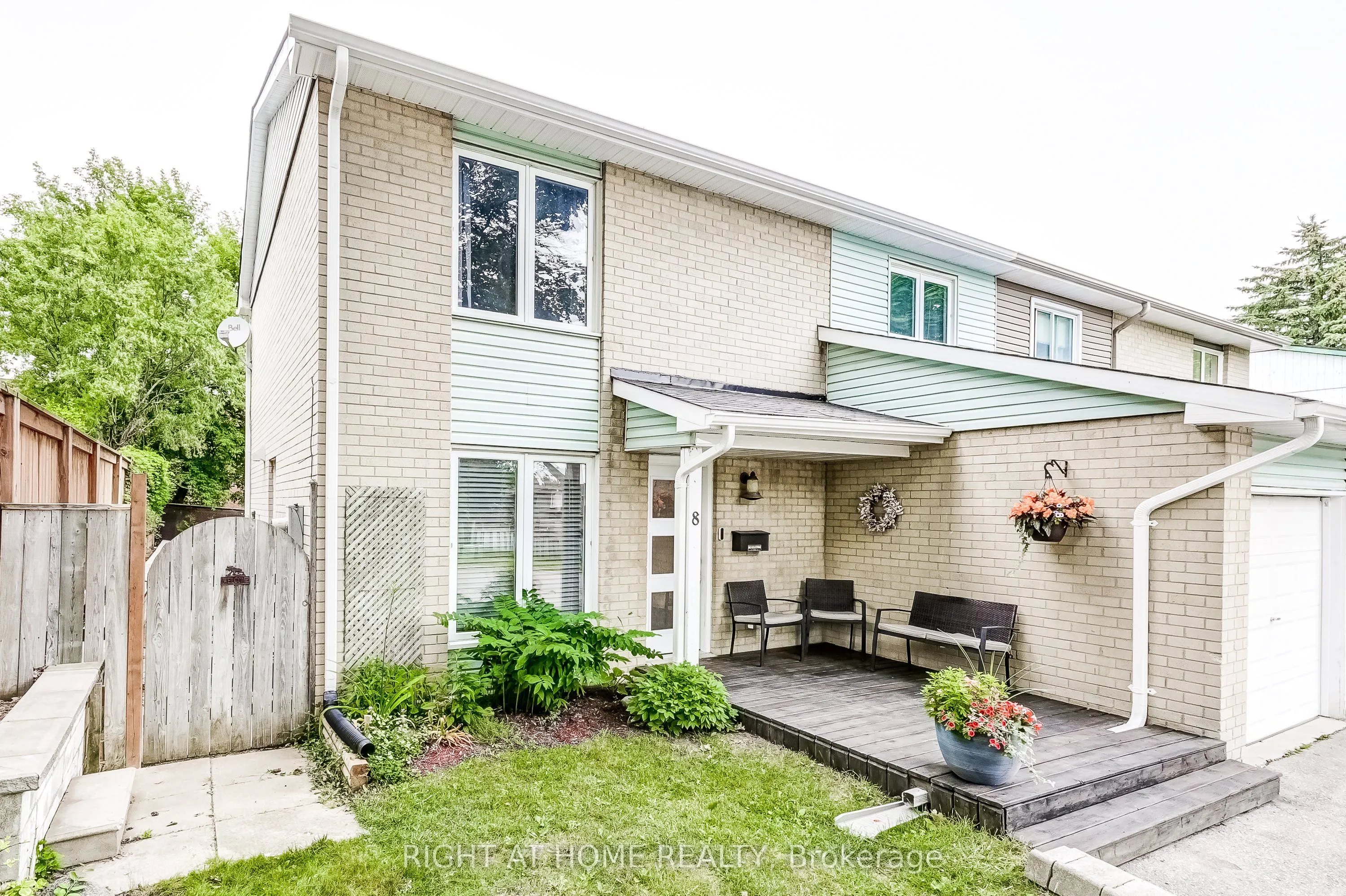 8 Doreen Crescent
