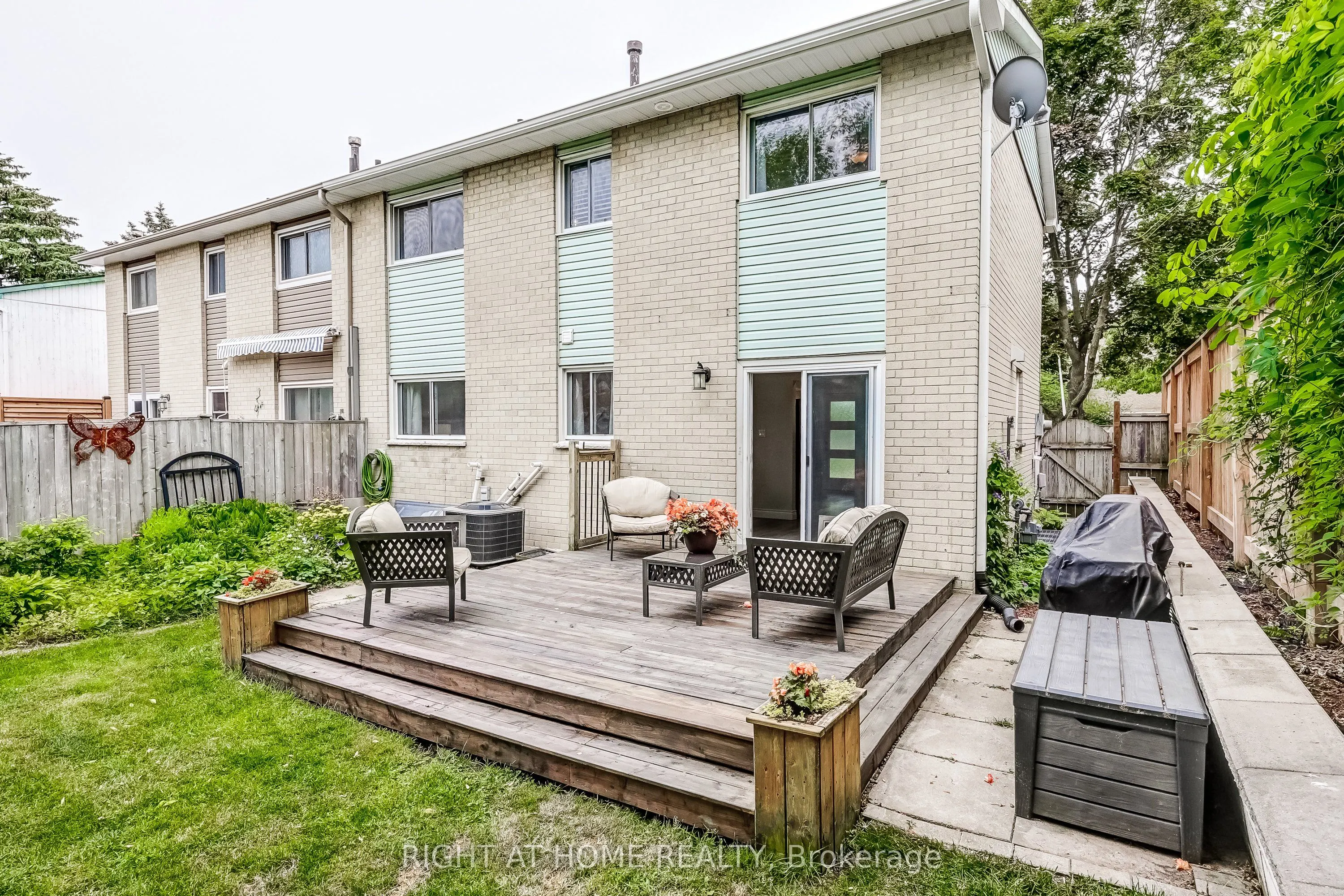 8 Doreen Crescent