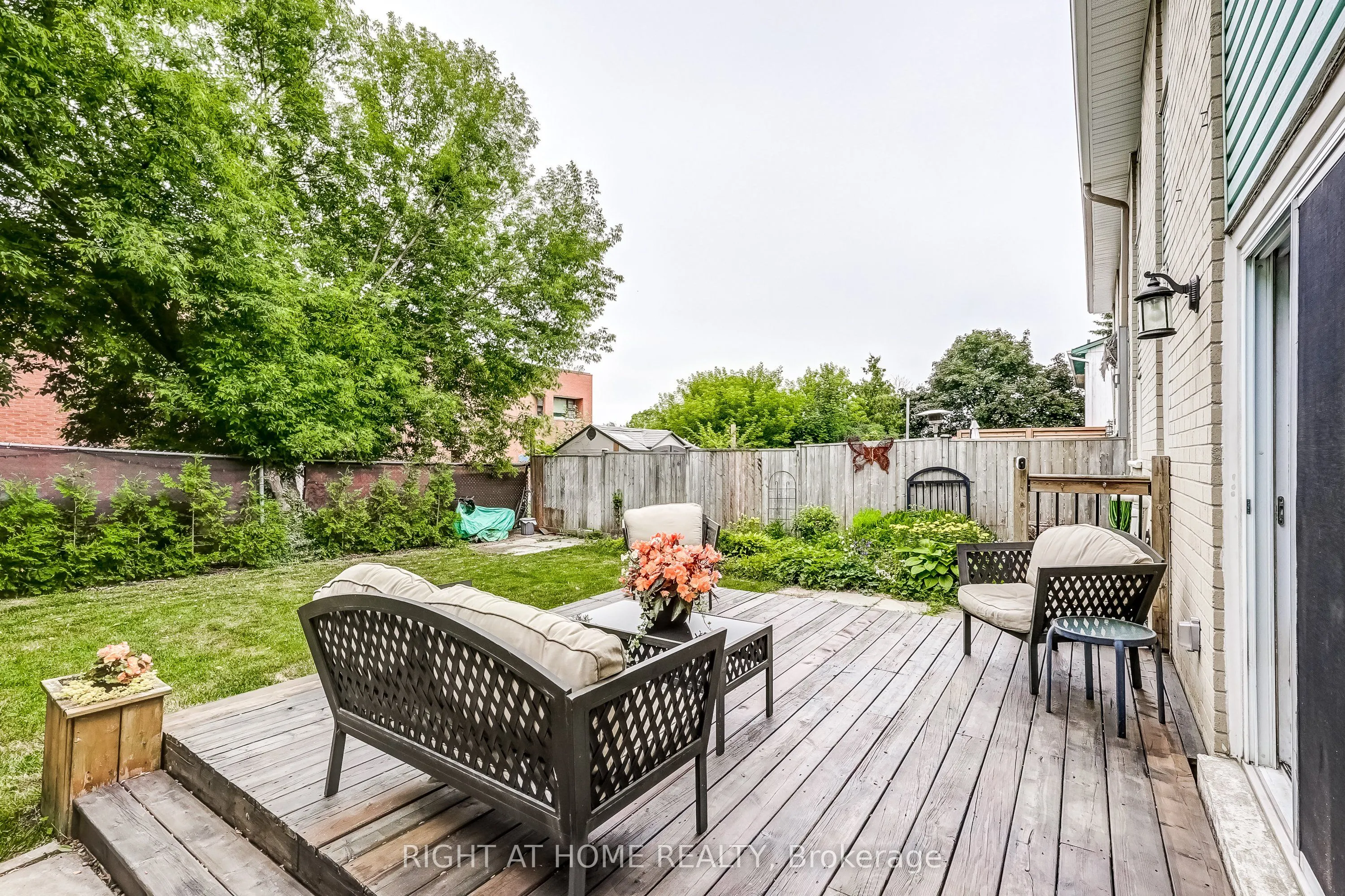 8 Doreen Crescent