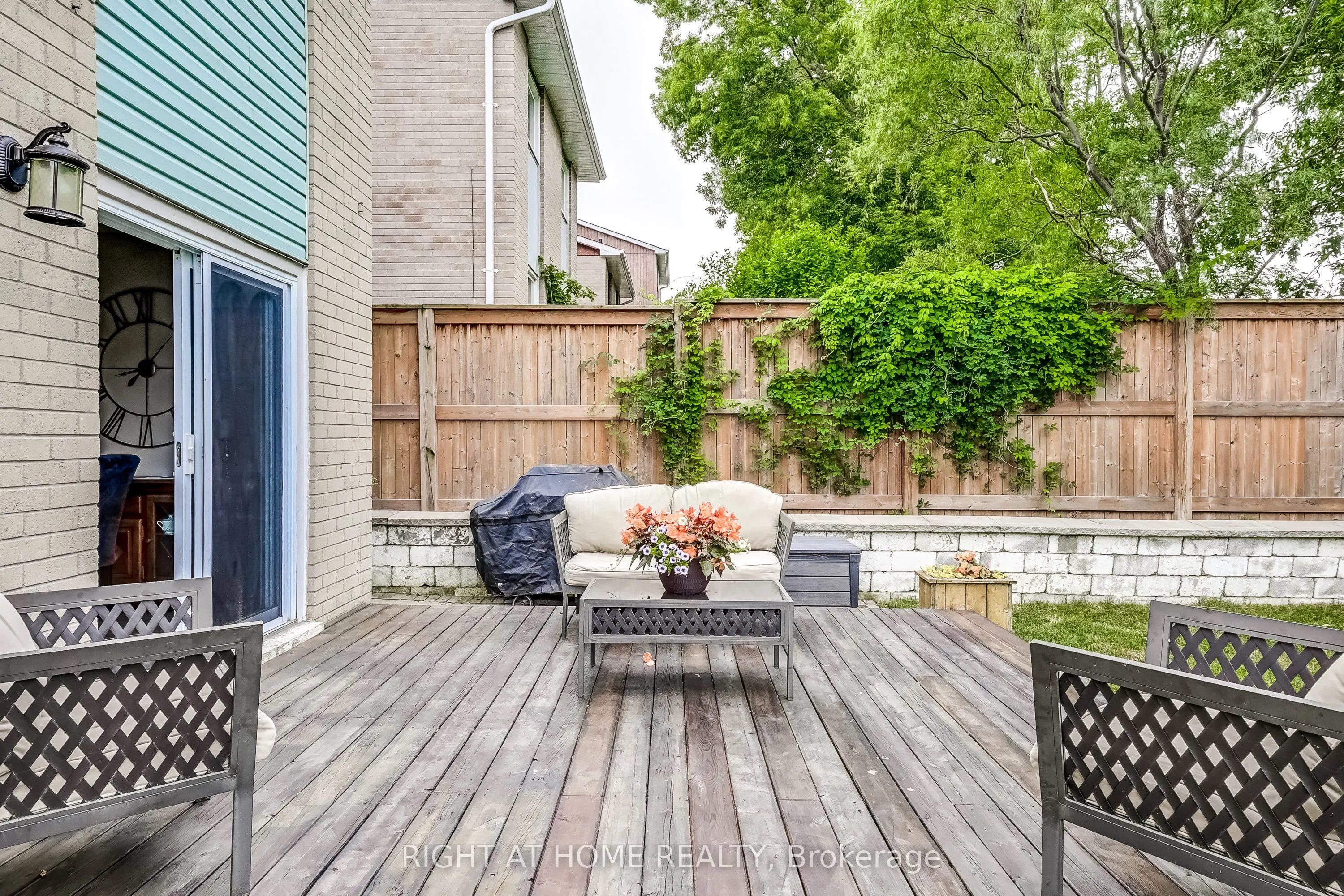 8 Doreen Crescent