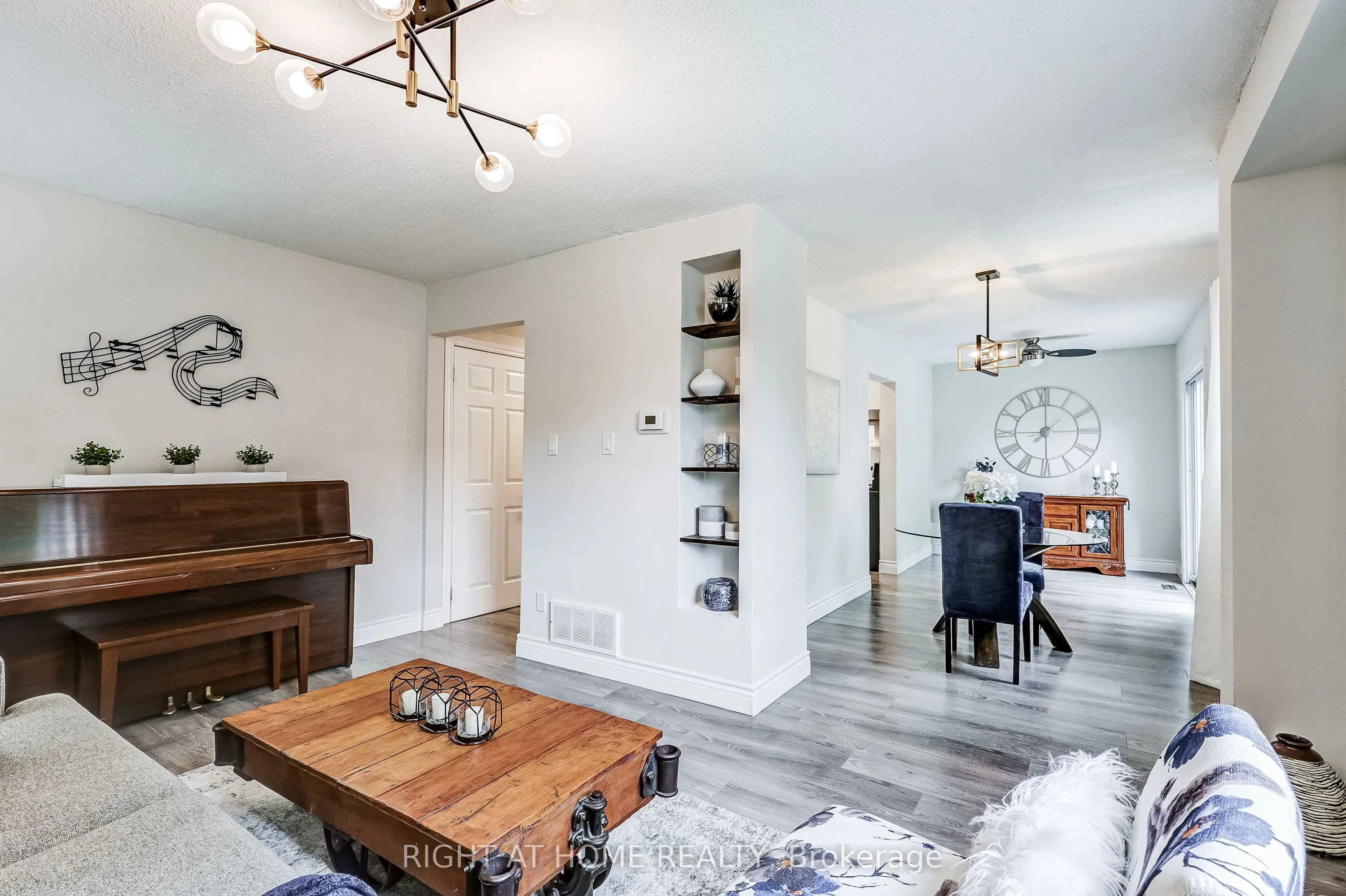 8 Doreen Crescent