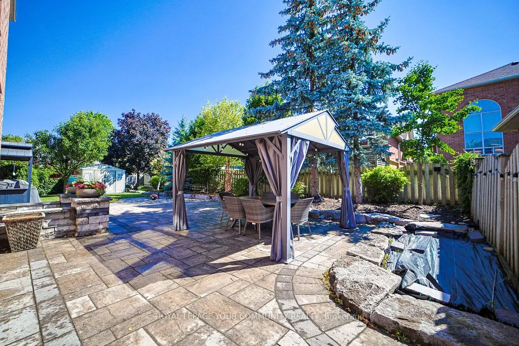 17 Sturgess Crescent
