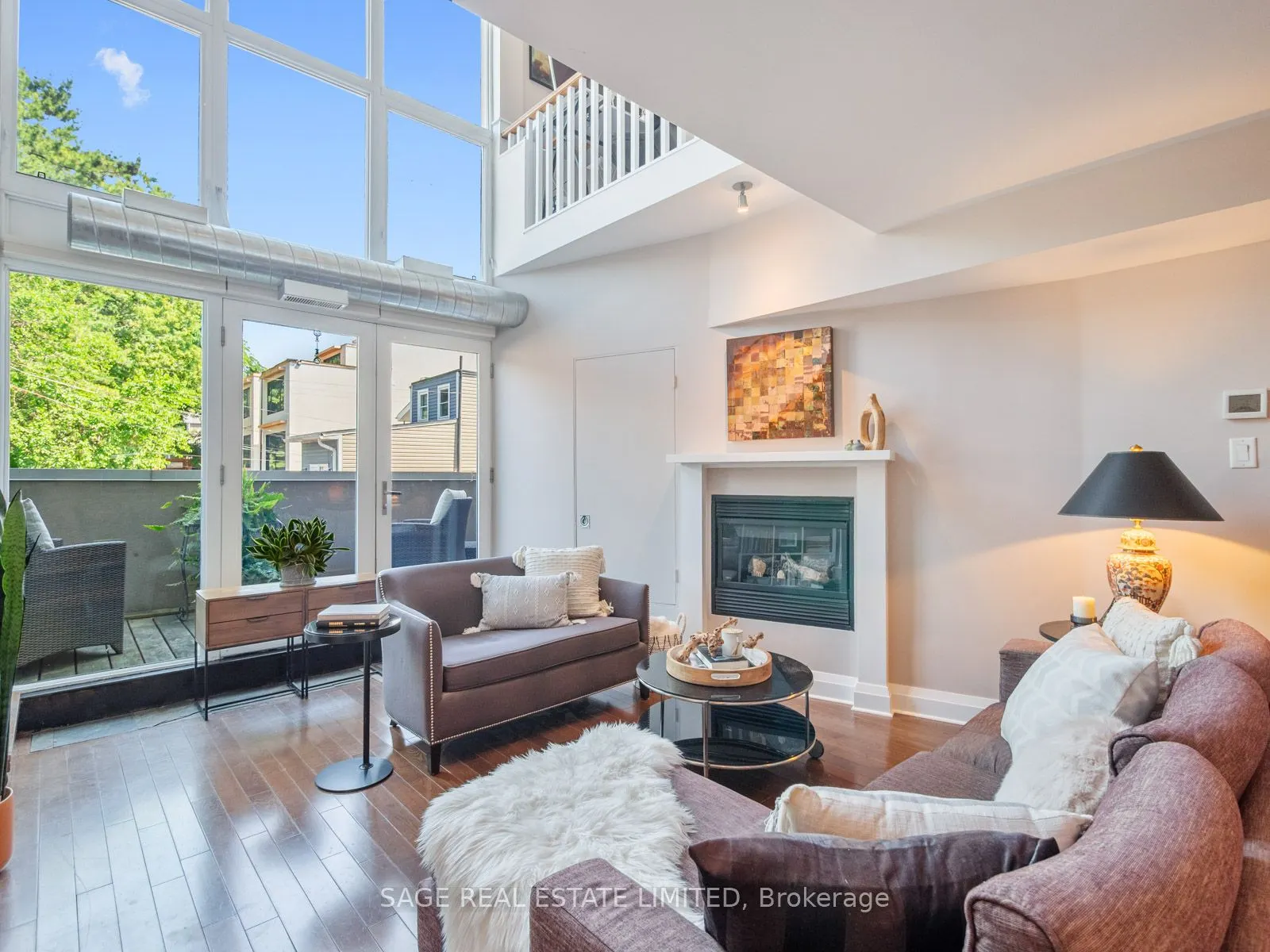2012 Queen Street E, #204
