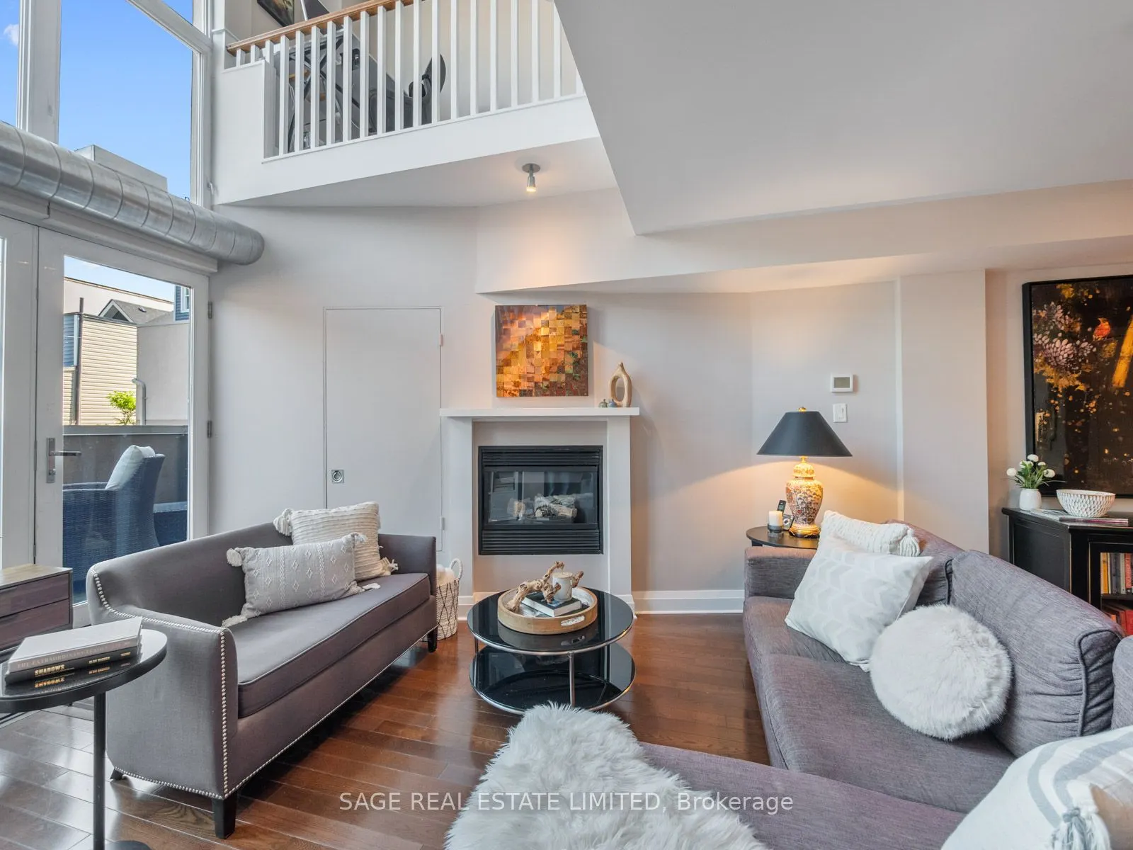 2012 Queen Street E, #204