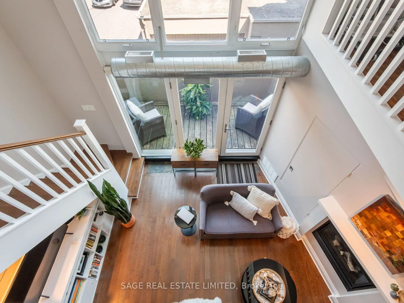 2012 Queen Street E, #204