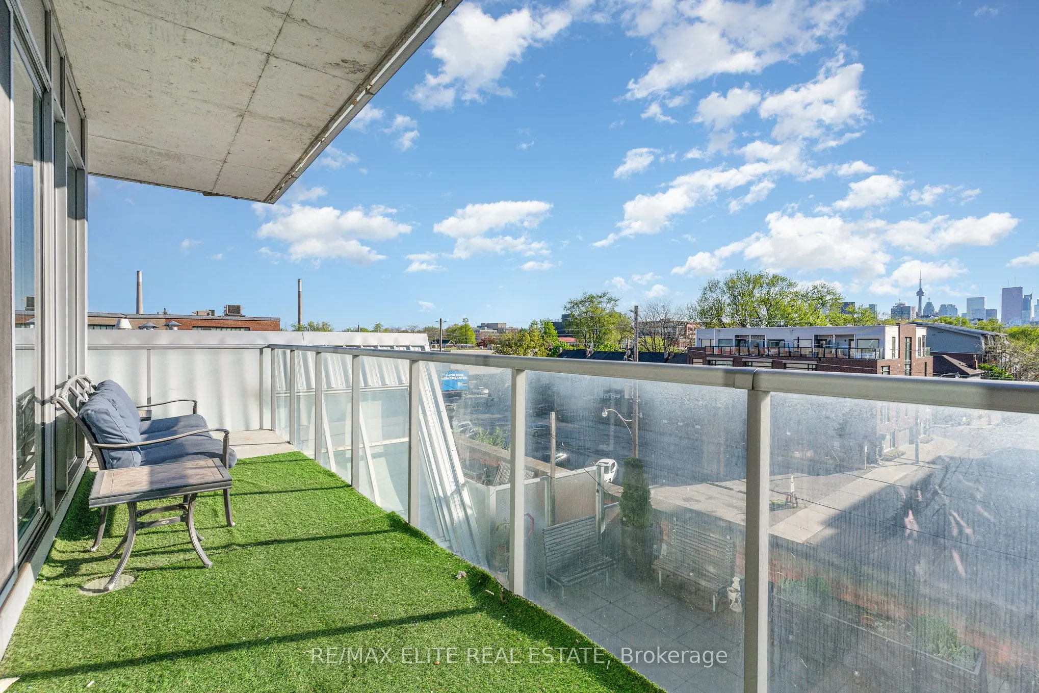 201 Carlaw Avenue E, #412