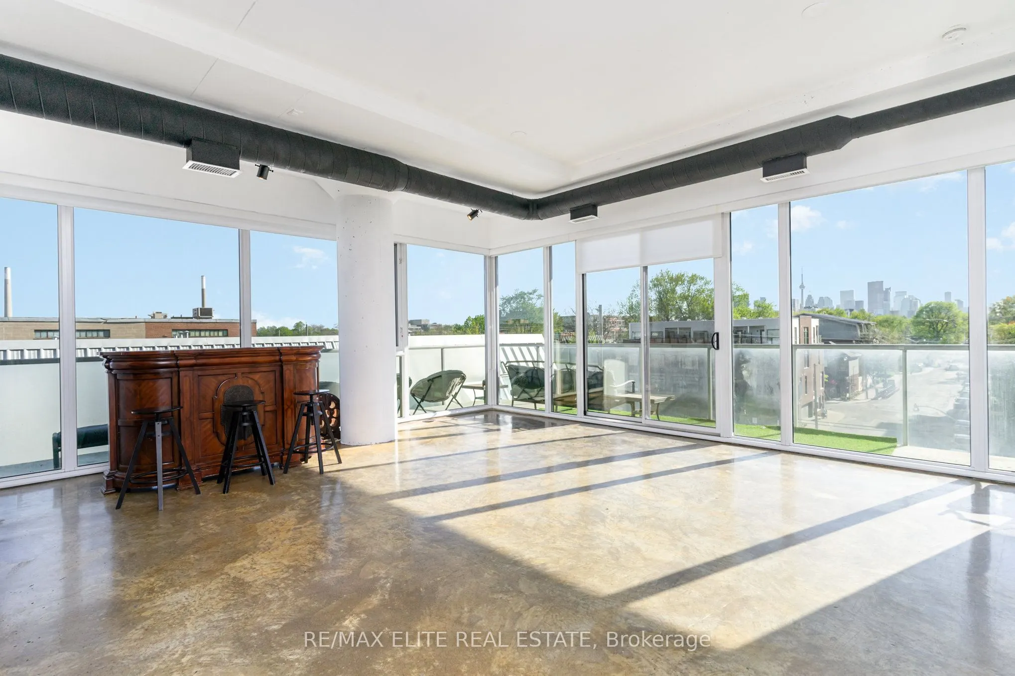 201 Carlaw Avenue E, #412