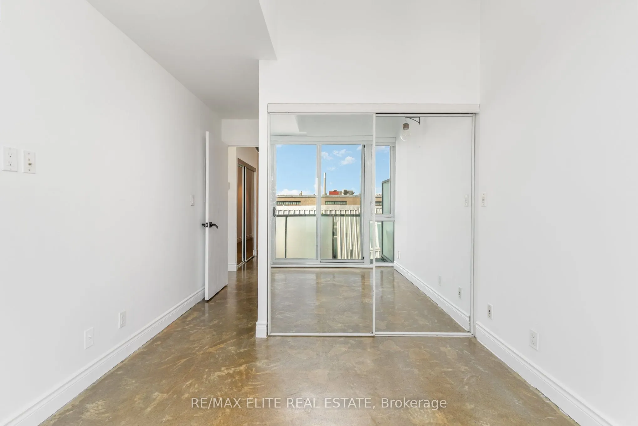 201 Carlaw Avenue E, #412